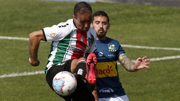 Futbol, Palestino vs Everton.
Novena fecha, campeonato Nacional 2020.
El jugador de Palestino Enzo Guerrero, izquierda , disputa el balon con Juan Ezequiel Cuevas de Everton durante el partido de primera division realizado en el estadio La Cisterna en Santiago, Chile.
03/09/2020
Marcelo Hernandez/Photosport
Football, Palestino vs Everton.
9th date, 2020 National Championship.
Palestino's player Enzo Guerrero, left , battles for the ball against Juan Ezequiel Cuevas of Everton during the first division match held at the La Cisterna stadium in Santiago, Chile.
03/09/2020
Marcelo Hernandez/Photosport