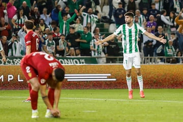 El centrocampista del Córdoba, tras un pobre comienzo de curso, se ha ido entonando en los últimos partidos y ahora acumula dos goles en los últimos tres encuentros. Ante el Zaragoza puso el 1-1, tras un control dentro del área y disparo cruzado que golpeó en el palo, antes de entrar en la portería.