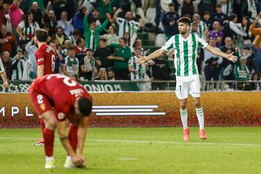 El centrocampista del Córdoba, tras un pobre comienzo de curso, se ha ido entonando en los últimos partidos y ahora acumula dos goles en los últimos tres encuentros. Ante el Zaragoza puso el 1-1, tras un control dentro del área y disparo cruzado que golpeó en el palo, antes de entrar en la portería.