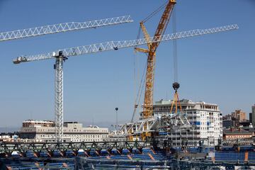 Así avanzan las obras remodelación y modernización del Santiago Bernabéu. Ni las lluvias de elevada intensidad caídas en la capital ni los efectos de la DANA climatológica que están afectando a toda España han frenado el ritmo de las obras cuya finalización está prevista para principio del mes de octubre de 2022, aunque es factible que la finalización de la reforma finalice unos meses antes de lo previsto.