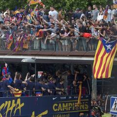 Barcelona se echó a la calle para celebrar la 24ª Liga culé