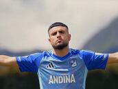 Así fue la épica presentación del chileno que da el salto a un grande de Colombia