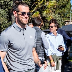 Bale, al golf pese a su lesión