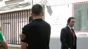 <b>REUNIÓN. </b>Arribas, Quero, Aganzo, Fuego y Martín, a la entrada.