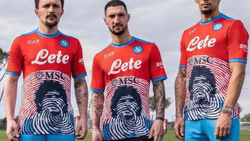 Maradona, de nuevo en la camiseta del Napoli