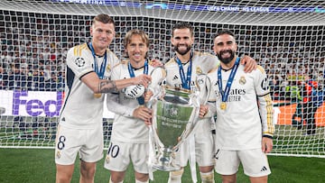 Toni Kroos, Luka Modric, Nacho y Dani Carvajal, los cuatro capitanes de la pasada temporada posan con la Champions. Ya se han ido dos...