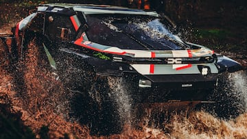 Sebastien Loeb con el Dacia Sandrider en el Rally de Portugal.