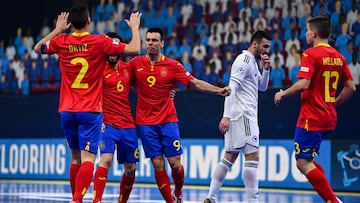 La vieja guardia tira de España en su debut en la Eurocopa