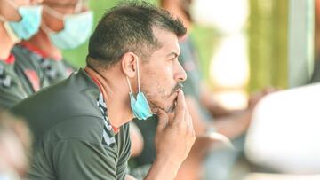 Jorge Almirón, en un partido del Elche.