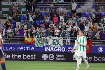 Afición del Córdoba en El Alcoraz