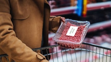 Se han retirado del mercado más de 58,000 libras de carne molida que se elaboró el 14 de agosto y que se vendieron en 3 estados.