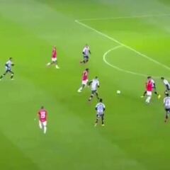 Guererro no solo marca, no se pierdan su asistencia de tacón