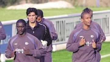 <b>CARAS NUEVAS. </b>Mendy y Bengelloun, en la sesión de ayer.