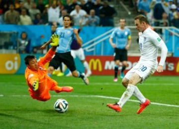 Wayne Rooney empató para Inglaterra. 1-1.
