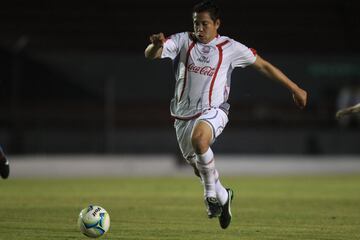 Delantero que debutó con Atlas en 2006 y que parecía tener talento para grandes logros. Después de un breve paso con los Dorados en el Ascenso MX, emigró al HNK Rijeka de la Liga de Croacia. Sólo estuvo unos meses y volvió a México con Atlante. Terminó en el Ascenso con Lobos BUAP, Zacatepec y hasta llegó al Fútbol de Guatemala con el Deportivo Sanarate F.C. En el más reciente torneo, descendió a Segunda División con los Loros de Colima y su futuro es incierto.
