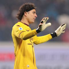 Prensa italiana defiende a Memo Ochoa por la goleada del Salernitana