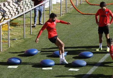 Simeone: "We're working with Diego Costa to fix what is an unusual situation for him"