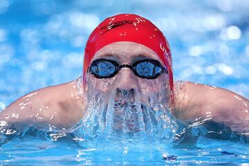 Las fotografías de deportes acuáticos siempre son cuando menos curiosas, y en el Campeonato Británico de natación se pueden ver diversos ejemplos de ello. Como este primer plano de Max Litchfield durante las eliminatorias de 200m estilos masculino. El nadador de Loughborough parece fundirse con el líquido elemento de la piscina. 