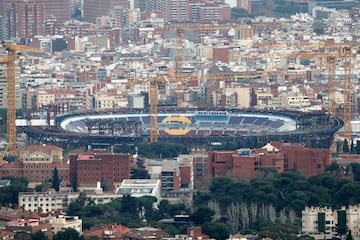 En el Spotify Camp Nou ya se pueden ver las obras de construccin de la tercera grada, que debe estar terminada a finales de mayo; de lo contrario, se producirn ms retrasos en la finalizacin de las obras.