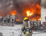¡En llamas! Así fue la explosión que consumió una fábrica en Monterrey