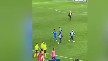 La escena entre Xabi Alonso y Vinicius al acabar más que significativa
