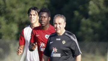 <b>ESTRENO. </b>Quique Hernández dirigió ayer su primera sesión.