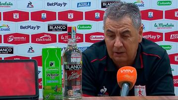 El extécnico de América arremete contra el dueño del América.