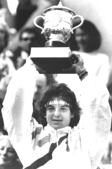 El 10/06/1989 Arantxa sacudió el mundo del tenis cuando siendo 10ª del mundo y apenas conocida en el circuito, derrotó a la número 1 del mundo Steffi Graf en la final del torneo de Roland Garros.