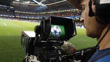Cámaras de televisión en la Champions.