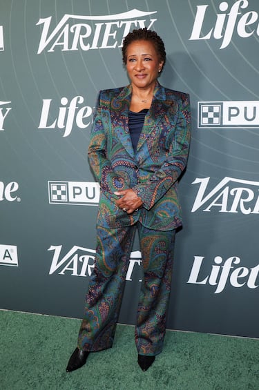 Wanda Sykes posa en la alfombra roja de la gala Variety’s 2025 Power of Women celebrada en Beverly Hills.