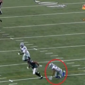 El gran movimiento de Jordan Matthews rompió el juego de pies de Jones y le hizo caer.