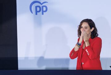 La presidenta de la Comunidad de Madrid y candidata a la reelección, Isabel Díaz Ayuso, celebra la victoria del partido en la sede nacional del PP, a 28 de mayo de 2023, en Madrid (España). Hoy, 28M, se celebran elecciones municipales en un total de 8.131 ayuntamientos y elecciones autonómicas en 12 comunidades autónomas. En las elecciones municipales podrán votar 35.414.655 electores y en las autonómicas que se celebran podrán hacerlo 18.382.505 electores. Más de 5,1 millones de madrileños han sido llamados a las urnas de los cuales 4,7 millones son residentes en la Comunidad de Madrid y 329.000 en el extranjero.
28 MAYO 2023;ELECCIONES;ELECTORAL;VOTACIONES;VOTOS;SONDEO;NOCHE ELECTORAL
Eduardo Parra / Europa Press
29/05/2023