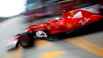 FILE PHOTO: Formula One F1 - Malaysia Grand Prix 2017 - Sepang, Malaysia - September 30, 2017. Ferrari&rsquo;s Kimi Raikkonen in action during practice. REUTERS/Edgar Su/File Photo