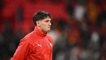 El jugador de la selección marroquí, Brahim Díaz, luce abatido tras la final de la Copa Africana de Naciones (CAN) entre Senegal y Marruecos en el Estadio Príncipe Moulay Abdellah en Rabat.