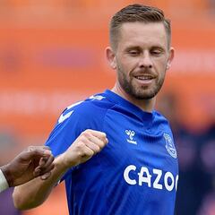 Los volantes de Everton, equipo al que llegaría James Rodríguez