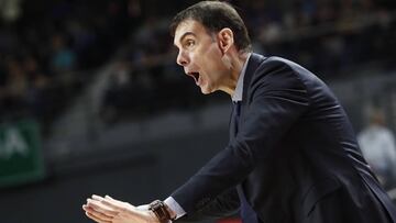 Georgios Bartzokas, entrenador del Barcelona, durante el partido contra el Movistar Estudiantes.