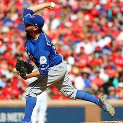 Marco Estrada iguala a Romo con 3 triunfos en Postemporada