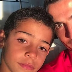 Cristiano y su familia felicitan a su hijo mayor