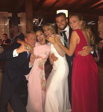 Nacho en la boda de su hermano Álex en junio de 2017. En la imagen de izquierda a derecha: Alex Fernández, María, Sandra, Nacho y Maite.