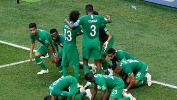La selección de Arabia Saudí celebra un gol en uno de sus últimos amistosos.