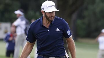 Dustin Johnson reacciona durante la &uacute;ltima jornada del BMW Championship en el playoff que le enfrent&oacute; a Jon Rahm en el Olympia Fields Country Club.