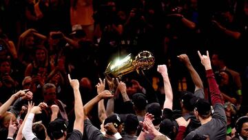 OAKLAND, CA - JUNE 19: LeBron James #23 of the Cleveland Cavaliers holds the Larry O&#039;Brien Championship Trophy after defeating the Golden State Warriors 93-89 in Game 7 of the 2016 NBA Finals at ORACLE Arena on June 19, 2016 in Oakland, California. NOTE TO USER: User expressly acknowledges and agrees that, by downloading and or using this photograph, User is consenting to the terms and conditions of the Getty Images License Agreement.   Thearon W. Henderson/Getty Images/AFP
 == FOR NEWSPAPERS, INTERNET, TELCOS &amp; TELEVISION USE ONLY ==