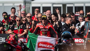 Intratable Bulega, remontadón de Bautista y dominio de Ducati