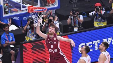 David Bertans durante el mundial 2023 ante España.