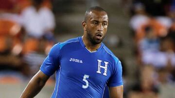 Luego de que el seleccionado hondureño Bryan Moya decidiera dejar el balompie colombiano para emigrar al de Angola, Muma Bernárdez criticó su decisión.