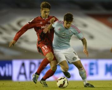 Santi Mina con Denis Suárez.