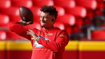 En términos estadísticos esta es la peor campaña como profesional de Mahomes y a pesar de sus 10 intercepciones, insiste en ir profundo en el campo.
