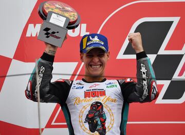 Fabio Quartararo en el podio de Motegi. 