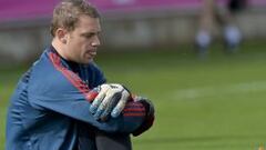 Manuel Neuer tocó ayer balón nueve días después de su lesión