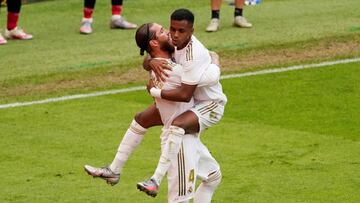 Ramos y Rodrygo, durante el Athletic-Real Madrid.